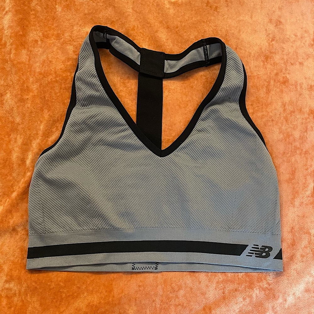 SPORTS BRA / NEW BALANCE